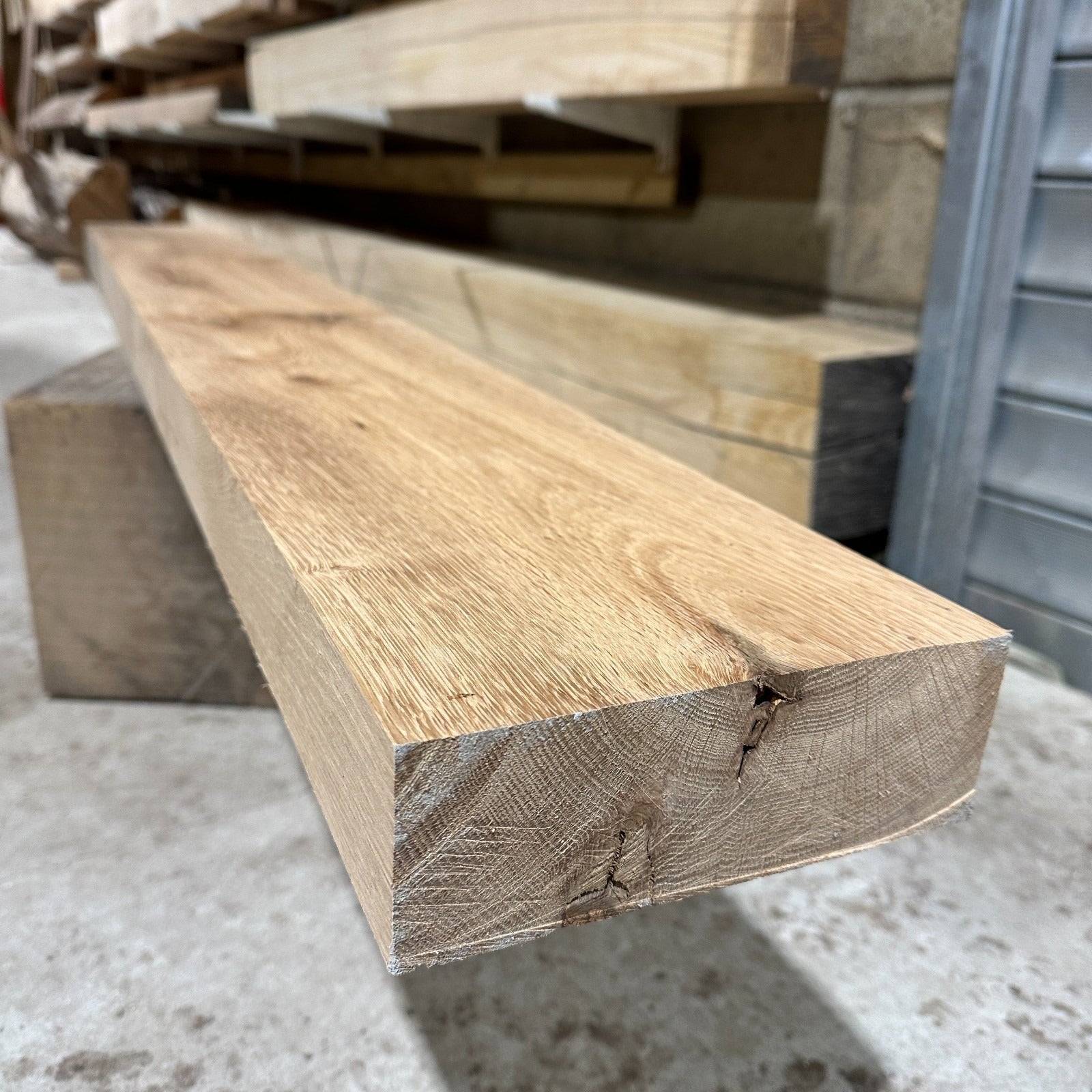 Dubový komorovo sušený trám – hobľovaný masív 1455 x 180 x 62 mm na konštrukcie a truhlárstvo