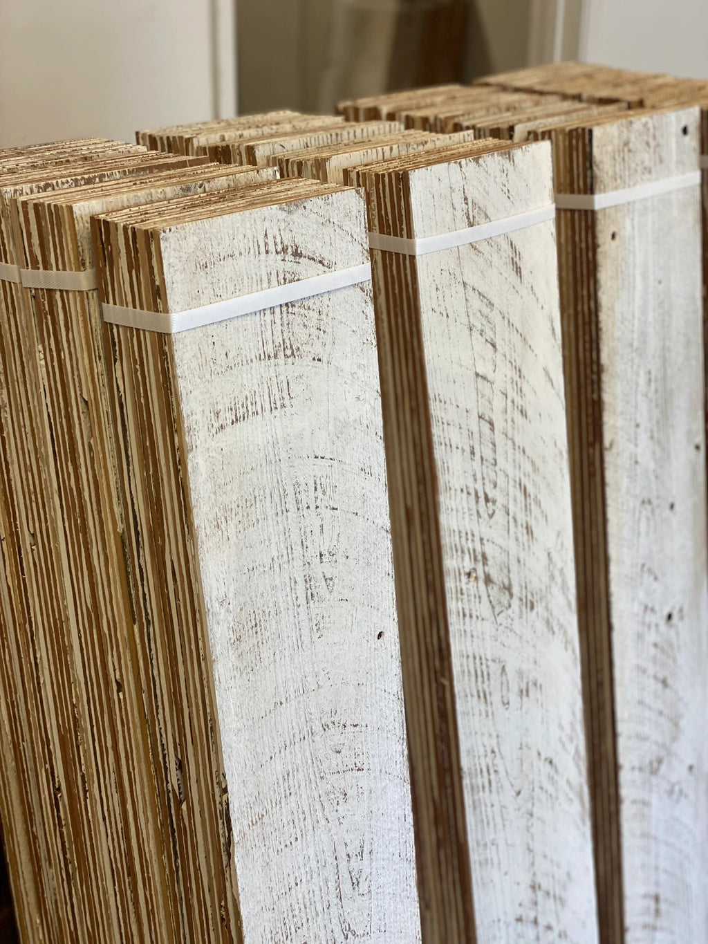 Reclaimed drevo – obkladové stenové panely s efektom White Wash (bal. 2,23 m²)