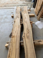 Surové dosky z orechového dreva – hrúbka 4 cm, šírka 25–30 cm