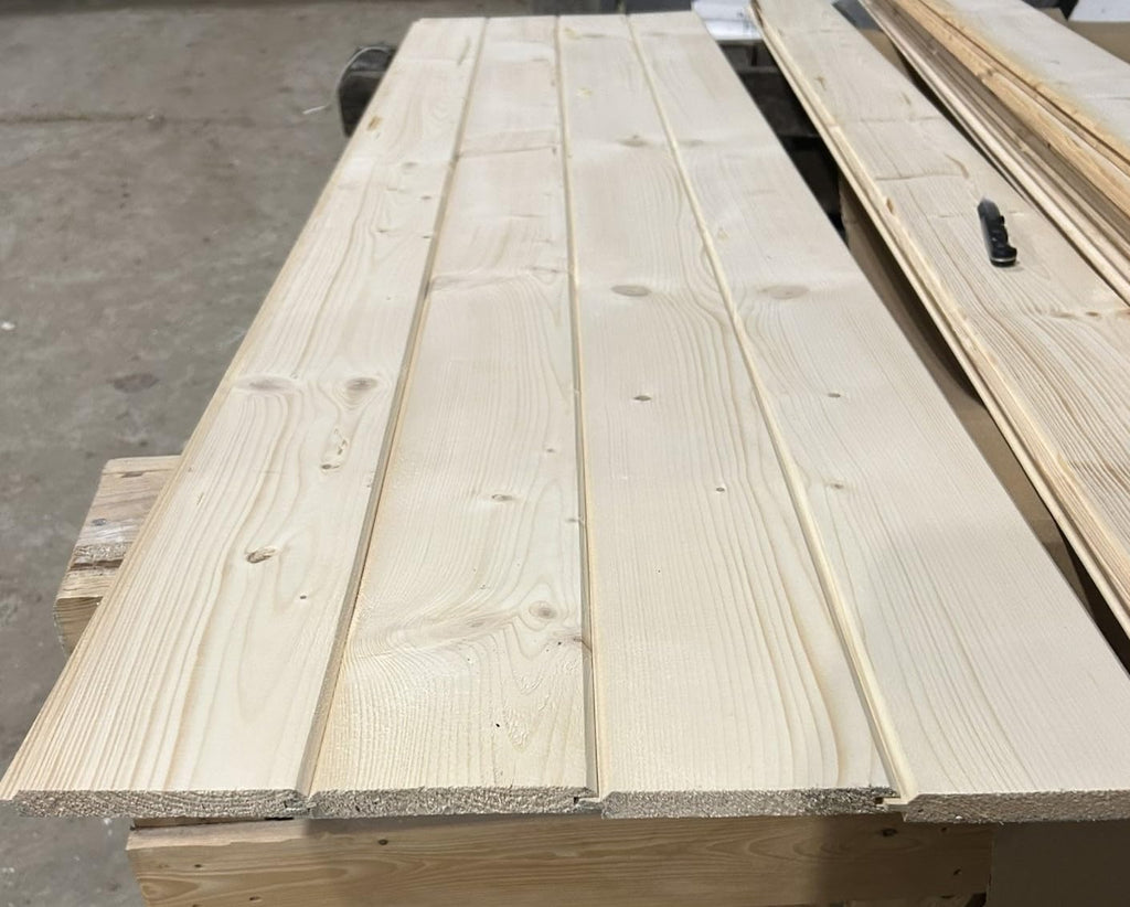 Smrekové profilované dosky 15 mm × 13 cm – podbytie, fasáda, sauna a záhradné stavby